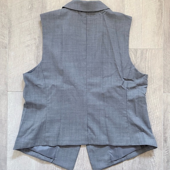 J. Jill gray vest/waistcoat 🌪️ - Picture 2 of 2